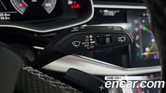 Audi Q8 (4M) 55 TFSI Quattro Premium 2021 — фото 31