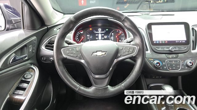 Chevrolet Malibu 1.3 Turbo Premier 2021 — фото 13