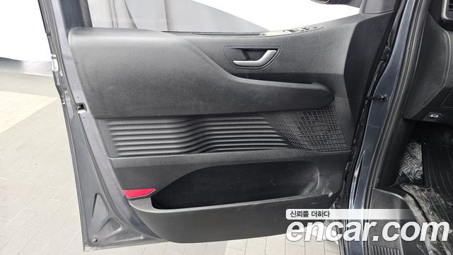 Hyundai Staria Cargo 3-Seater Smart 2023 — фото 24