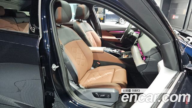 BMW 5 Series (G60) 530i xDrive M Sport 2025 — фото 12