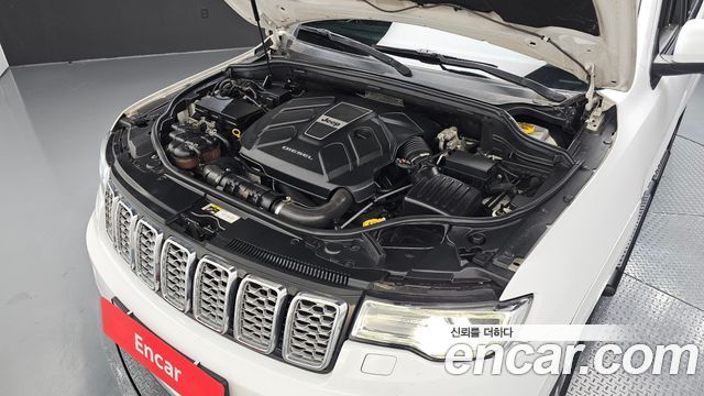 Jeep Grand Cherokee 3.0 Diesel Overland Summit WK2 2018 — фото 6