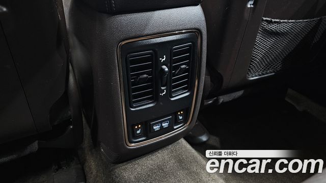Jeep Grand Cherokee 3.0 Diesel Overland Summit WK2 2018 — фото 18