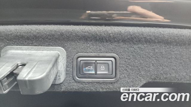 Audi A8 60 TDI Quattro LWB D4 2015 — фото 16