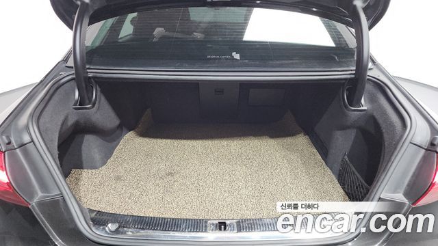 Audi A8 60 TDI Quattro LWB D4 2015 — фото 17
