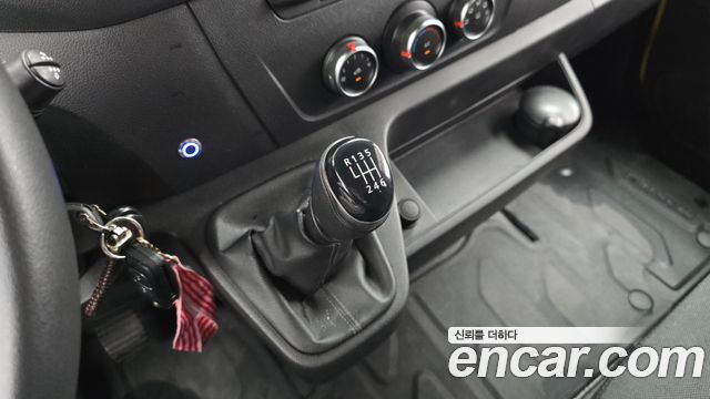 Renault Korea Master School Bus 20-Seater 2020 — фото 9