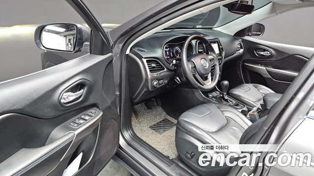 Jeep Cherokee (KL) 2.4 Longitude High AWD 2019 — фото 12