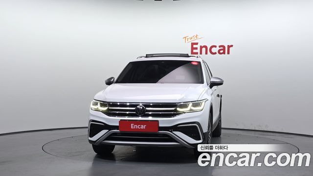 Volkswagen Tiguan Allspace 2.0 TSI Prestige 2022 — фото 3