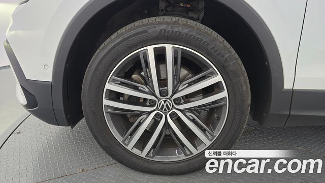 Volkswagen Tiguan Allspace 2.0 TSI Prestige 2022 — фото 5
