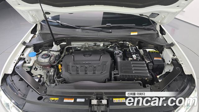 Volkswagen Tiguan Allspace 2.0 TSI Prestige 2022 — фото 6