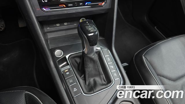 Volkswagen Tiguan Allspace 2.0 TSI Prestige 2022 — фото 9