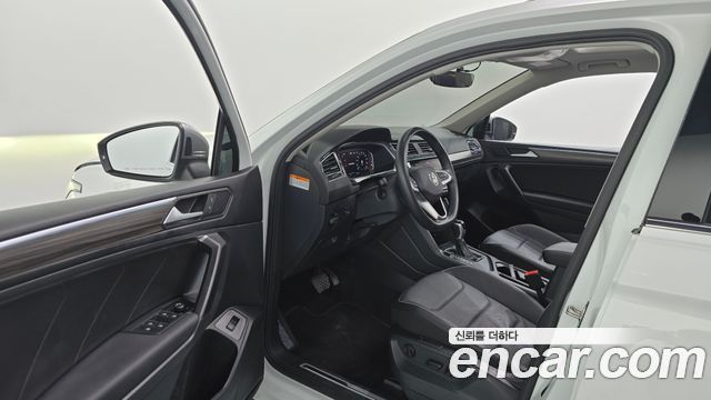 Volkswagen Tiguan Allspace 2.0 TSI Prestige 2022 — фото 10