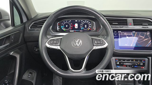 Volkswagen Tiguan Allspace 2.0 TSI Prestige 2022 — фото 13