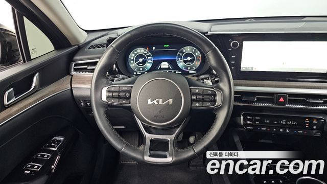 Kia K5 (III) 2.0 Noblesse 2023 — фото 16