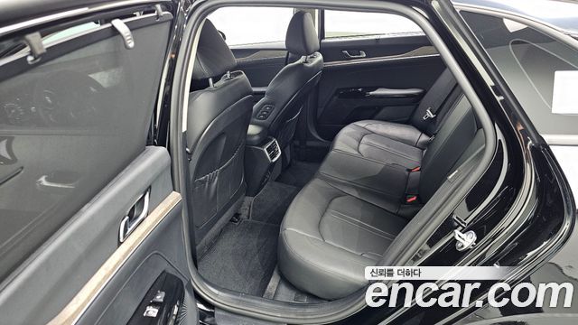 Kia K5 (III) 2.0 Noblesse 2023 — фото 21