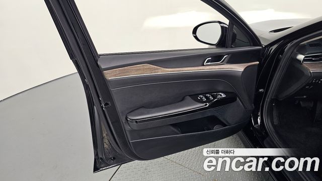 Kia K5 (III) 2.0 Noblesse 2023 — фото 30
