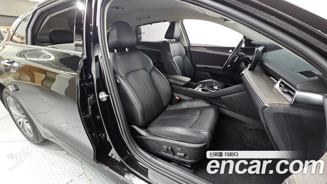 Kia K5 (III) 2.0 Noblesse 2023 — фото 32