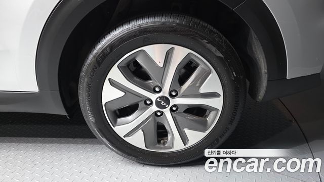 Kia Niro Plus Light (Taxi Trim) 2023 — фото 5