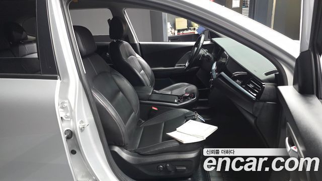 Kia Niro Plus Light (Taxi Trim) 2023 — фото 11