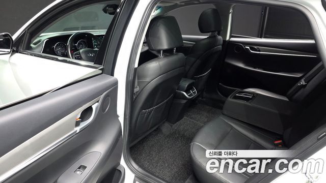 Hyundai Grandeur (IG) 3.0 LPi Rent Car Modern 2023 — фото 12