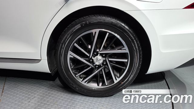 Hyundai Grandeur (IG) 3.0 LPi Rent Car Modern 2023 — фото 21