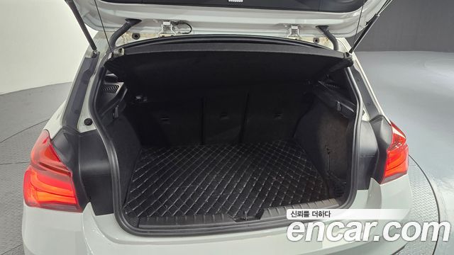 BMW 1 Series (F20) 118d M Sport Shadow 5 Door 2018 — фото 24