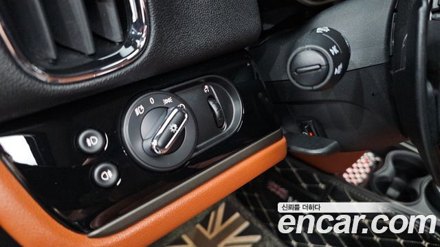 MINI Cooper S Countryman ALL4 Classic 2nd 2022 — фото 28