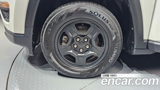 Jeep Compass (II) 2,4 Sport 2WD 2018 — фото 5