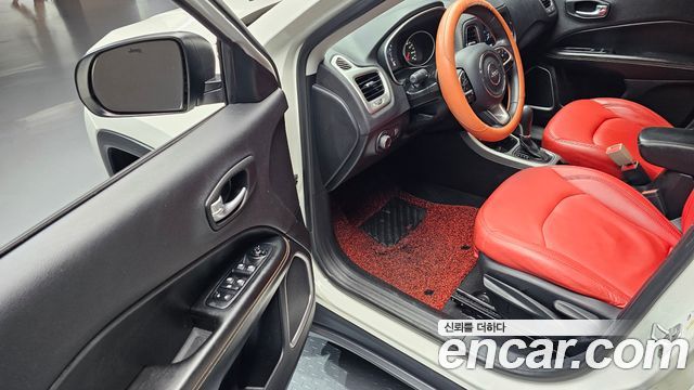 Jeep Compass (II) 2,4 Sport 2WD 2018 — фото 10