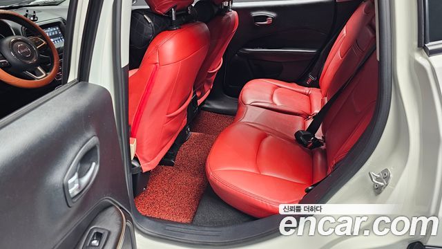 Jeep Compass (II) 2,4 Sport 2WD 2018 — фото 12
