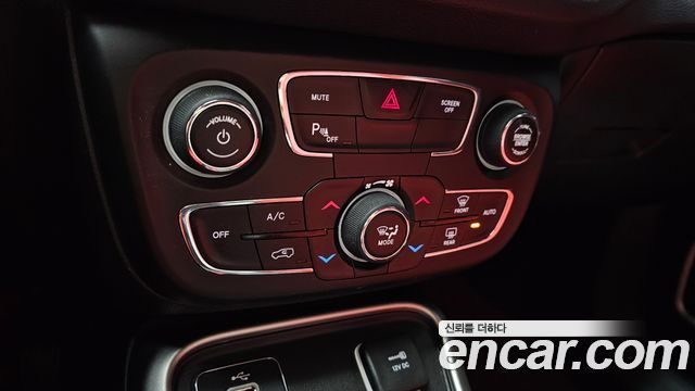 Jeep Compass (II) 2,4 Sport 2WD 2018 — фото 15