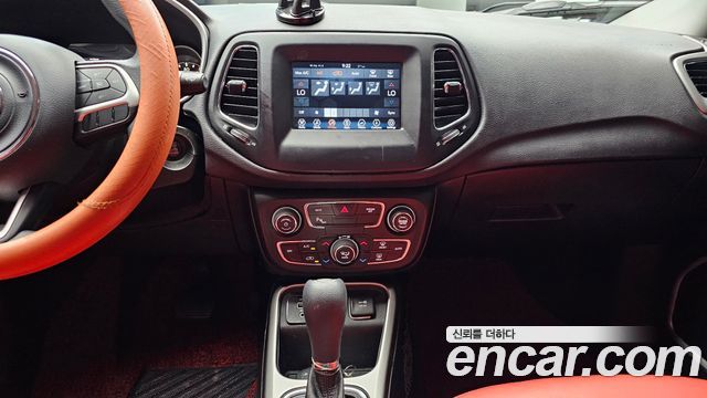 Jeep Compass (II) 2,4 Sport 2WD 2018 — фото 17