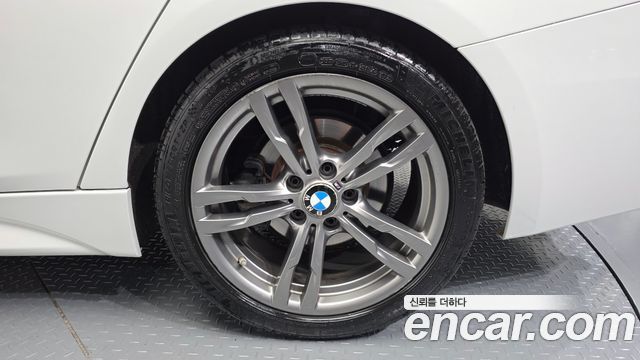 BMW 3 Series (F30) 320i M Sport 2018 — фото 27