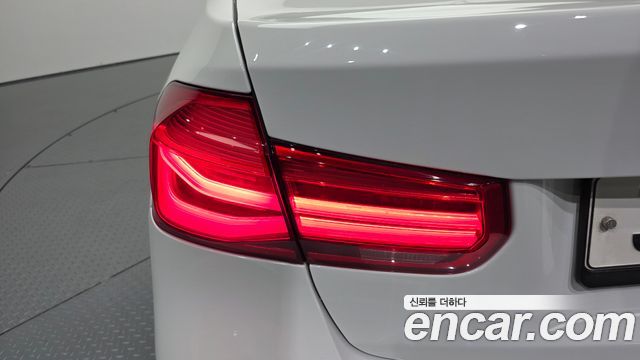 BMW 3 Series (F30) 320i M Sport 2018 — фото 29