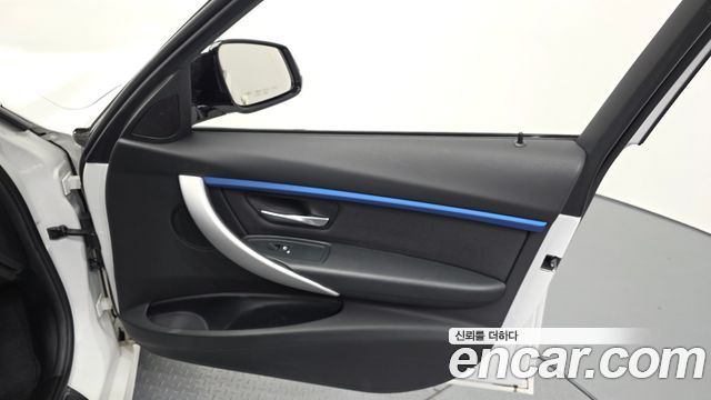 BMW 3 Series (F30) 320i M Sport 2018 — фото 30