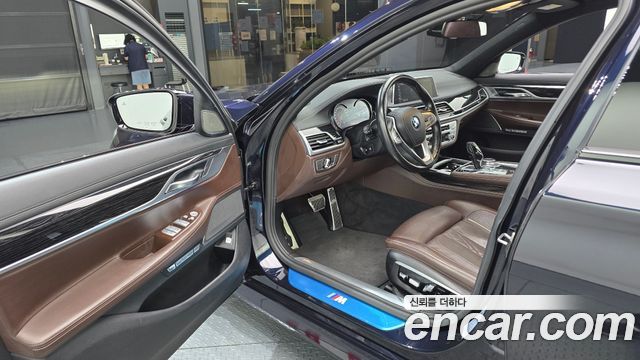 BMW 7 Series (G11) 740d xDrive M Sport 2017 — фото 10