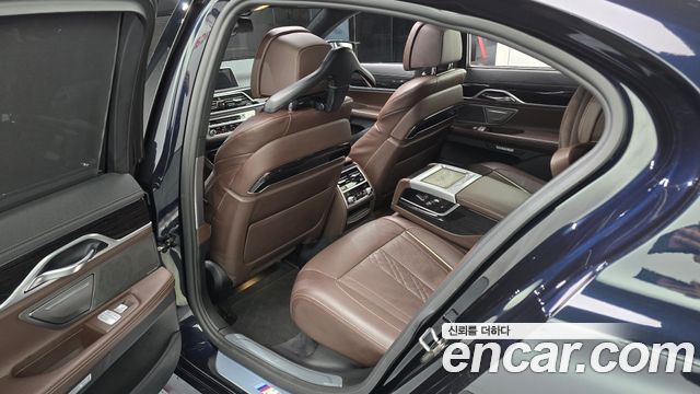 BMW 7 Series (G11) 740d xDrive M Sport 2017 — фото 12