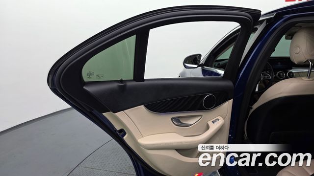 Mercedes-Benz C-Class (W205) C220 d Avantgarde 2019 — фото 25