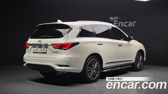 Infiniti QX60 3.5 AWD 2017 — фото 2