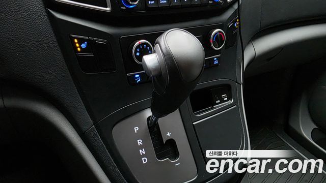 Hyundai Grand Starex Van 5-Seater Smart 2021 — фото 9