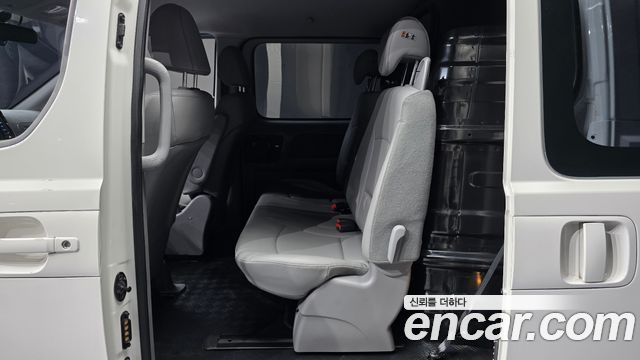 Hyundai Grand Starex Van 5-Seater Smart 2021 — фото 12