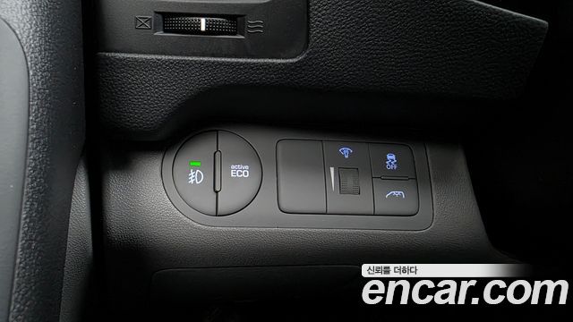 Hyundai Grand Starex Van 5-Seater Smart 2021 — фото 18