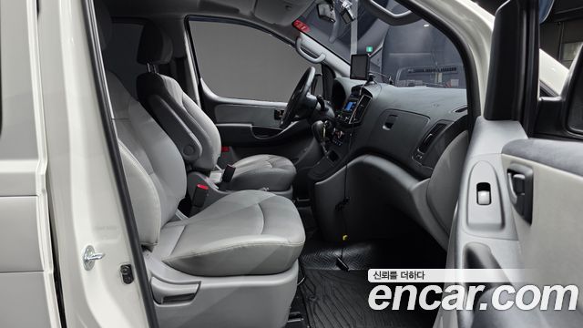 Hyundai Grand Starex Van 5-Seater Smart 2021 — фото 26