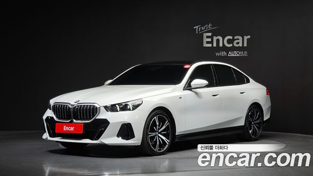 BMW 5 Series (G60) 530i xDrive M Sport 2025 — фото 1