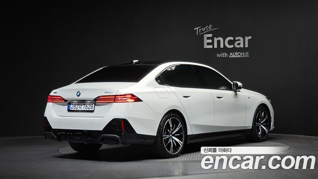 BMW 5 Series (G60) 530i xDrive M Sport 2025 — фото 2