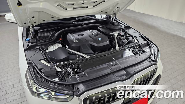 BMW 5 Series (G60) 530i xDrive M Sport 2025 — фото 6
