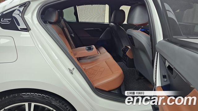 BMW 5 Series (G60) 530i xDrive M Sport 2025 — фото 11