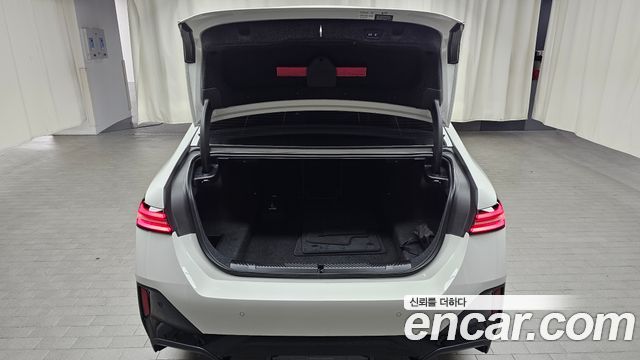BMW 5 Series (G60) 530i xDrive M Sport 2025 — фото 17