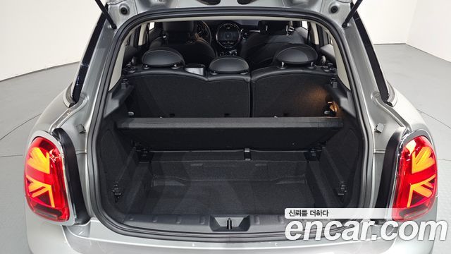 MINI Cooper 5Door Classic Third Generation 2024 — фото 20