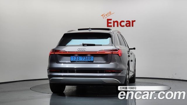Audi e-tron 55 Quattro 2020 — фото 4