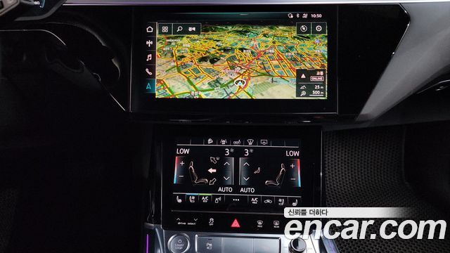 Audi e-tron 55 Quattro 2020 — фото 12
